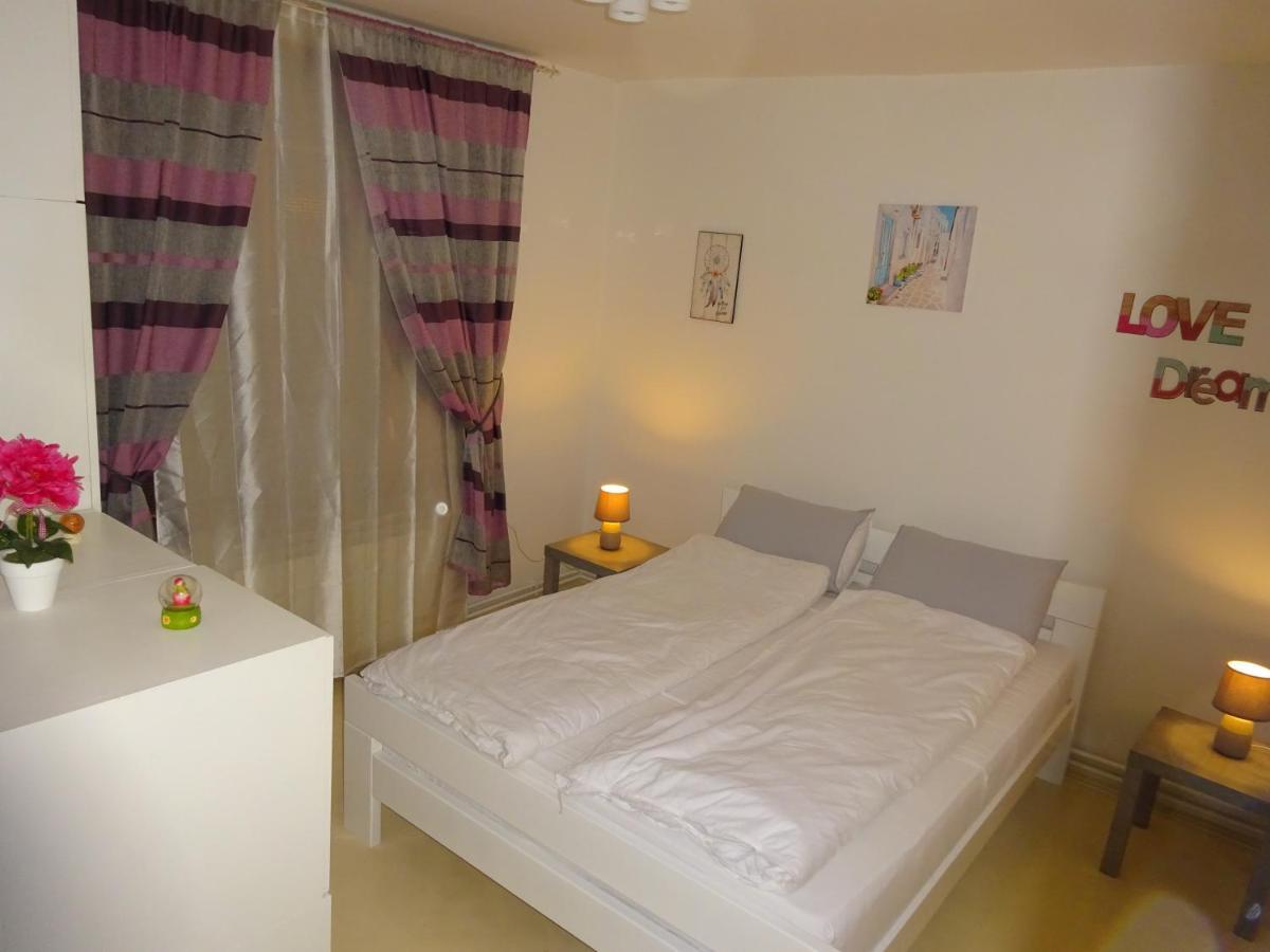 Jasmin White Apartment Скопье Экстерьер фото